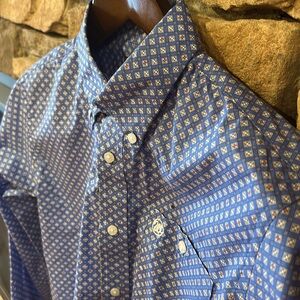 Wrangler girls, George Strait Geo print‎ long sleeve button up western shirt.